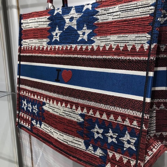 Slash sale🔥Dior book tote - Picture 4 of 13